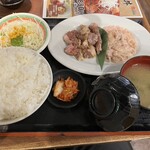 味覚園 - 豚さがり、ホルモン定食