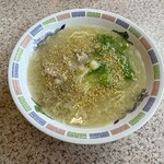 博多ラーメンはかたや - ゴマとニンニクを投入！