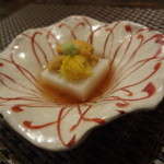 長芋のお豆腐　ウニ菊花載せ