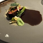 ラ・ヴァガボンド - 愛知県産三河牛のランプ肉のローストに
      イタリア産サマートリュフ