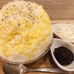 かき氷店 小桃 - 今日はラムレーズンチーズクリームをトッピング！あんこは合わないからそのまま食べる用w