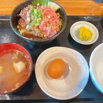 Maguro Shokudou Ten - 漬けごまとネギトロのハーフ丼