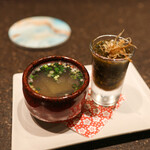 博多小皿鉄板 べっぴんしゃん - 小鉢２種類（本日のスープ・天草産アカモク）