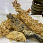 富士 - エビ天×2、ピーマン天、さつまいも天、海苔天すべてサクサクで香ばしくて美味しかったです