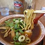 中華そば 麺屋7.5Hz - 極太い麺