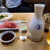 酒津屋 - マグロ刺には日本酒でしょ