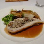 メイン　若鶏のファルシ、きのことごぼう