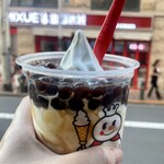 MIXUE 池袋店 - 後ろはお店！