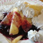 馬美舞辺母 - ブルーベリーアイスクレープ・その他イチゴ・メロン・チョコレートなどあります。