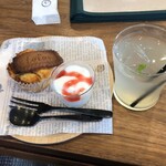 Beringei cafe - スイーツプレート(キャラメルマフィン)、ヨーグルト、自家製ベリーレモネード　1100円