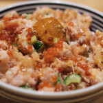 つじ半 - ぜいたく丼 松 2200円 の黄身醤油掛け