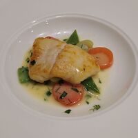 DADA - 宮古産ヒラメのポワレ　そら豆のナージュ仕立て