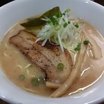 らーめん なぶら - 塩豚骨ラーメン