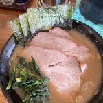 家系ラーメン 上総家 - 