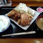 Tonkara Shokudou - とんから定食A　800円