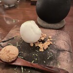 il tram - 最後に追加のお口直し　レモンシャーベット　お皿や盛り付けも素敵　ハーブティーとともに　カップは木製でした