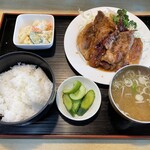 美味しんぼあきば - 料理写真:豚肉生姜焼定食