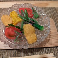 すし処 みや古分店 - サラダ感覚の雲丹のつまみ