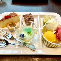 リュクス ダイニング ハプナ - 