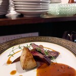 グルマンズ - 北海道ヒグマのポアレ ～ブラックペッパーソース～