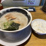 濃厚煮干とんこつラーメン 石田てっぺい - 