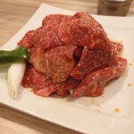 焼肉 三水苑 - 肉の山