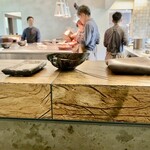 レヴォ - カウンター席から