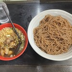 鴨門 - 全粒粉鴨つけそば大盛＋油かすトッピング（上から）