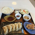 餃子の美味しいお店 王擔 - 焼き餃子定食(1000円)
