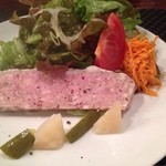 プールトワ - 田舎風パテとニンジンのラペのサラダ