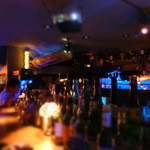 NEO SHOT BAR　深海の洞窟 - 「青」が深海を表す店のコンセプトのようだ