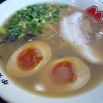 MOO - 赤モー麺　味玉入り　788円