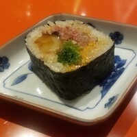 一石三鳥 別邸 - 一石三鳥巻き　
                      ボタン海老、和牛、うに