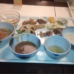 ややダイニング - 朝食カレー、クラムチャウダー、ミニヨンパン他