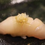 にぎり鮨 一五〇 - ウロコ揚げ