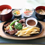 満濃ヒルズカントリークラブ - 角切りステーキ定食