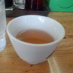 ハルピンラーメン - お茶も美味しいわ