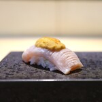 飛鳥くら田 - 笹身の昆布締め雲丹のせ