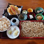 Wa Kyou An - ●イカと鱧の天ざる御膳　1,900円
                        
                        これを注文後、「プラス330円で二八蕎麦が十割蕎麦に変更できますけど、どうですか❔」と話されたので
                        
                        ●二八蕎麦から十割蕎麦に変更　＋330円
                        
                        に変更した