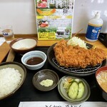 Tonkatsu Eichan - しあわせの一食。香りがやばい。