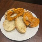SEAFOOD STAND PACIOREK HANATARE - お通しのパン