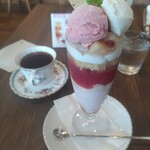 クリクリ - 桃とスモモのパフェ¥1100+本日のコーヒー=¥1450