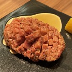 Yakiniku 名もなき名店へ 一切入魂一枚売り焼肉 - 