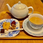 森のらくだ - おうちにてロイヤルミルクティー