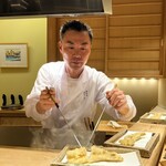 日本橋 蕎ノ字 - ◎穴子を真っ二つに割って行く！