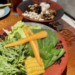 泥鍋麻辣串 - 野菜盛り