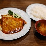 キッチン マカベ - チーズピカタ(ライス・みそ汁付き)