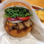 NICE TOWN BURGER - 自家製スモーク黒ベーコン＆チェダーチーズバーガー