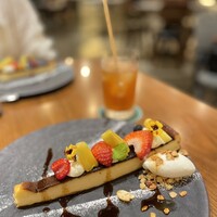 ERUTAN RESTAURANT BAR - 