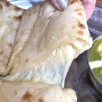 インド・ネパール料理レストラン&バー マリカ - ハニーチーズナン